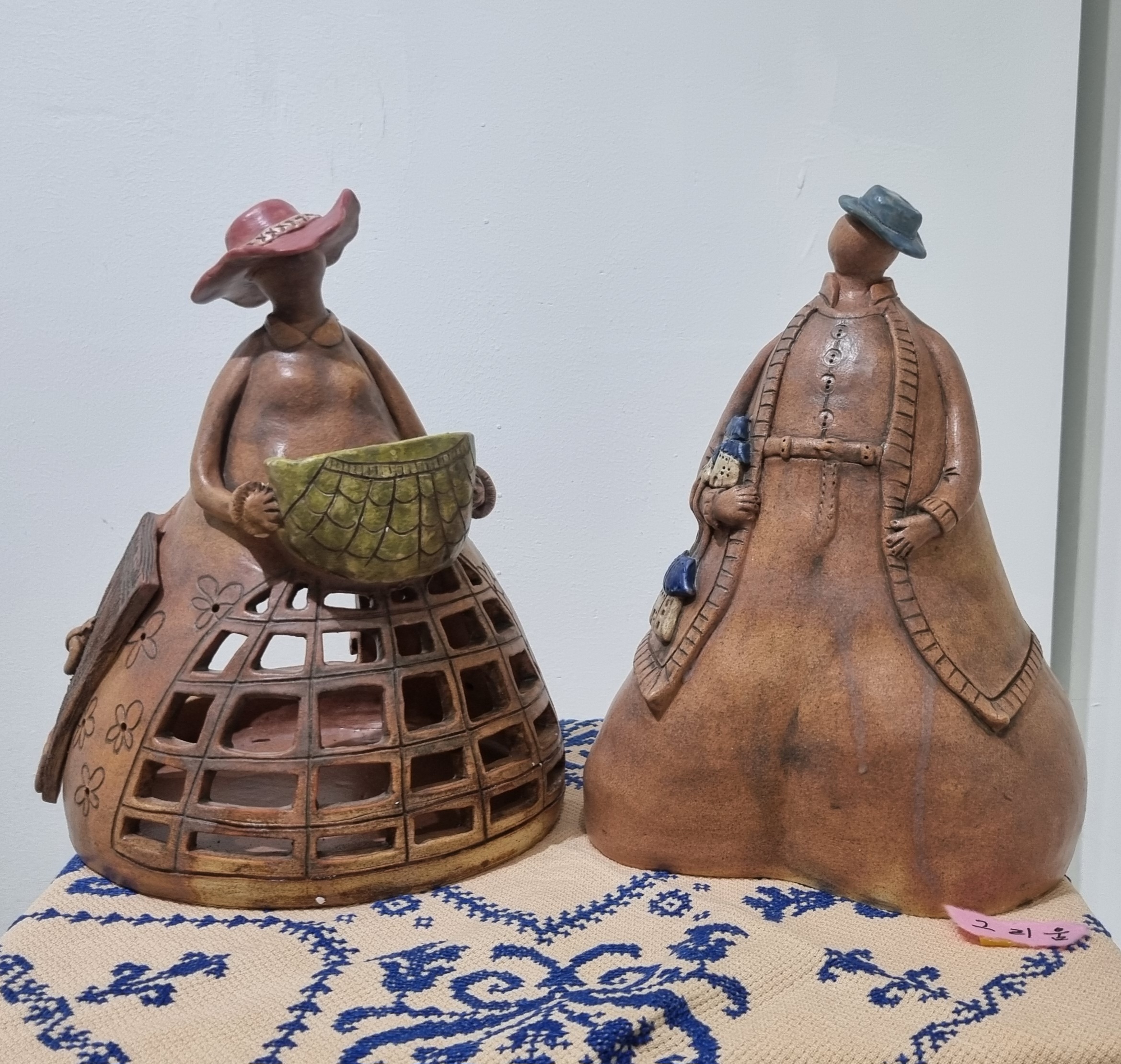 Traditional Korean lady figurines